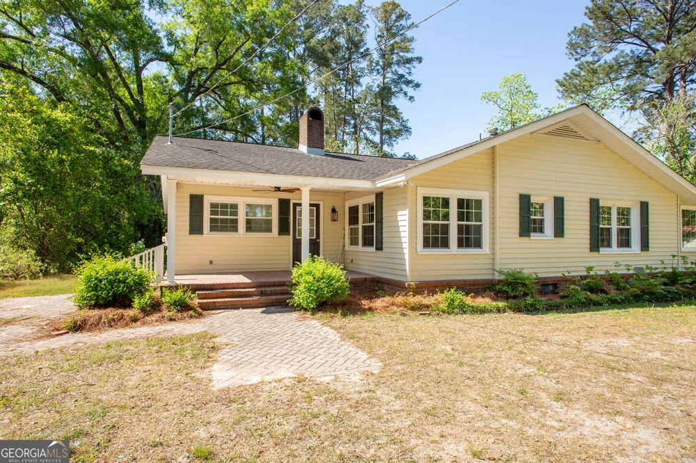 110 Briarwood RD Waycross, GA 31501