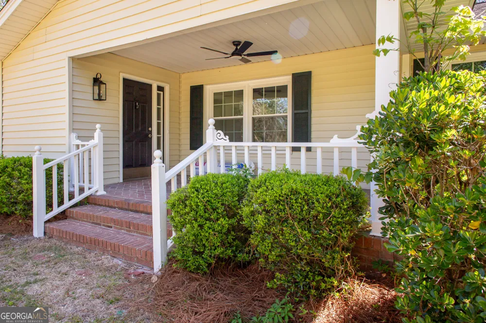 110 Briarwood RD Waycross, GA 31501