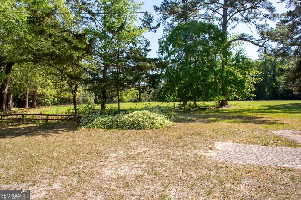 110 Briarwood RD Waycross, GA 31501