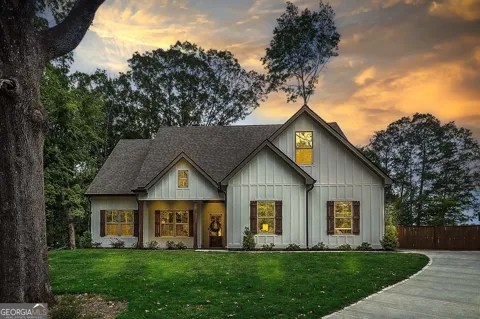 560 Madison RD