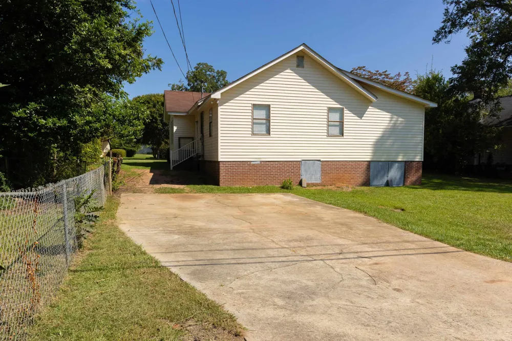 524 W Goodrich AVE Thomaston, GA 30286