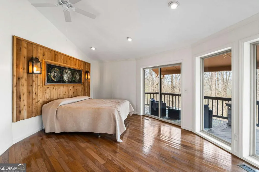 1900 Long Ridge RD Hiawassee, GA 30546
