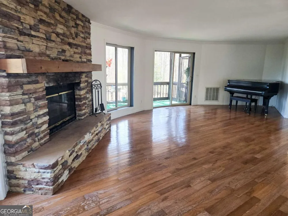 1900 Long Ridge RD Hiawassee, GA 30546