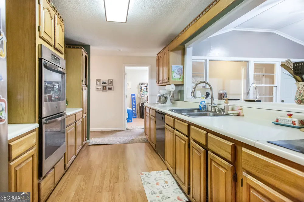1705 Smith RD Waycross, GA 31503