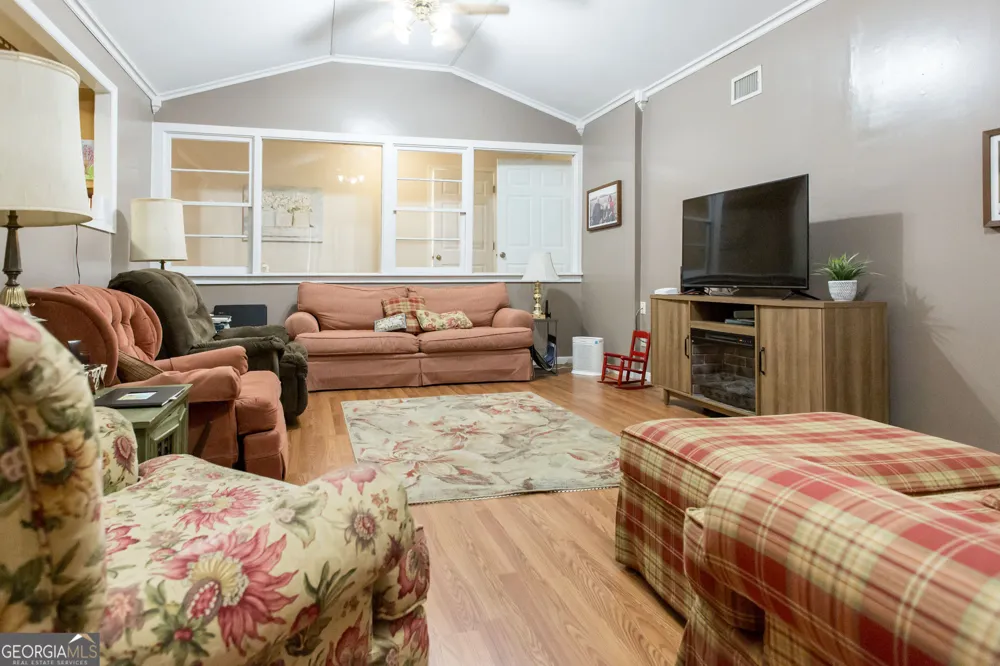 1705 Smith RD Waycross, GA 31503