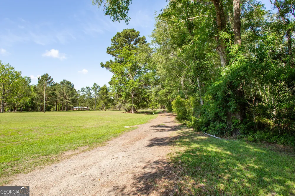 1705 Smith RD Waycross, GA 31503