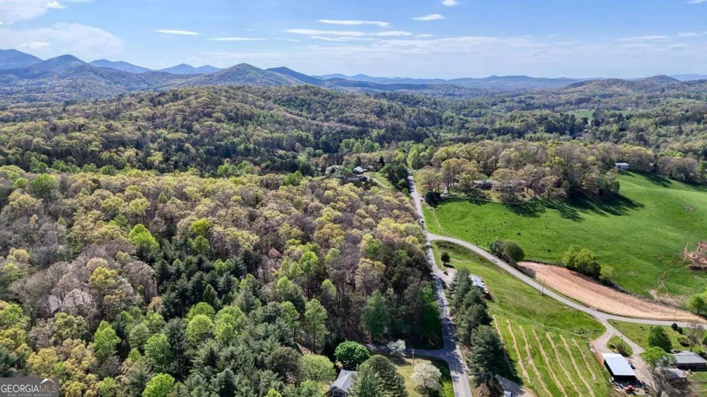 74 Timber LN Blairsville, GA 30512