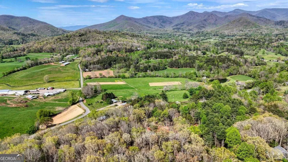 74 Timber LN Blairsville, GA 30512