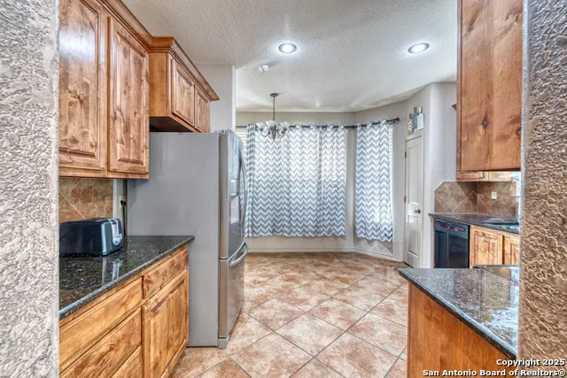 3 BRIAR COURT Uvalde, TX 78801