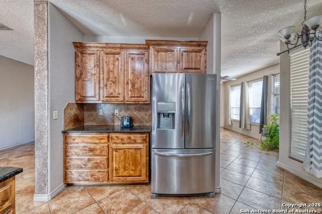 3 BRIAR COURT Uvalde, TX 78801