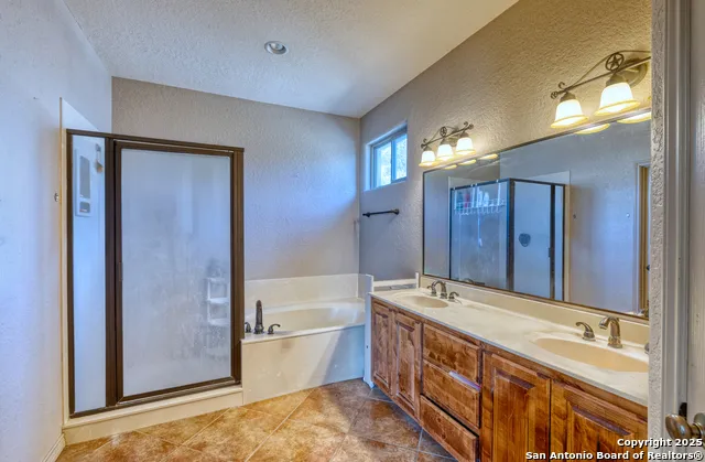 3 BRIAR COURT Uvalde, TX 78801