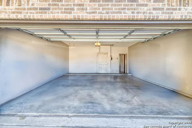 3 BRIAR COURT Uvalde, TX 78801