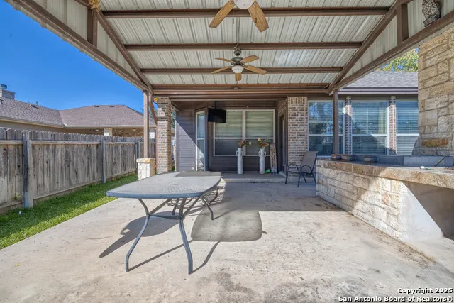 3 BRIAR COURT Uvalde, TX 78801