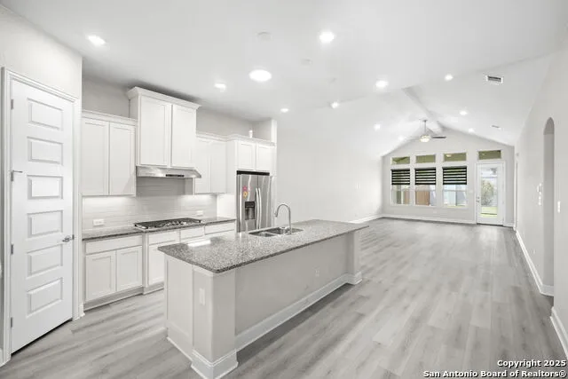 139 Bedingfeld Shavano Park, TX 78231