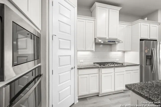 139 Bedingfeld Shavano Park, TX 78231