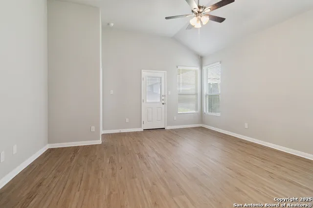 492 Caymus Dr Buda, TX 78610
