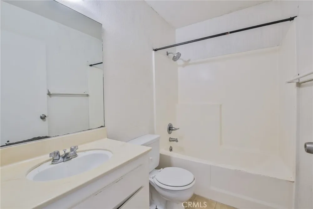 15927 Santa Ana Avenue #3 Bellflower, CA 90706