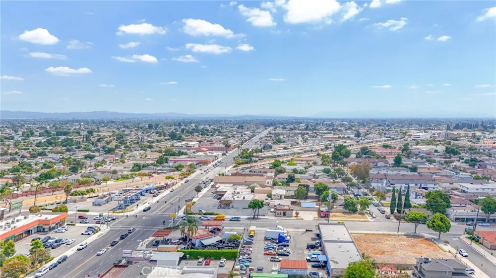 15927 Santa Ana Avenue #3 Bellflower, CA 90706