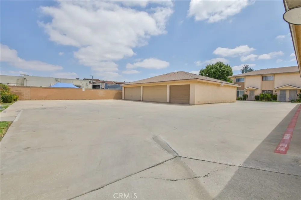 15927 Santa Ana Avenue #3 Bellflower, CA 90706