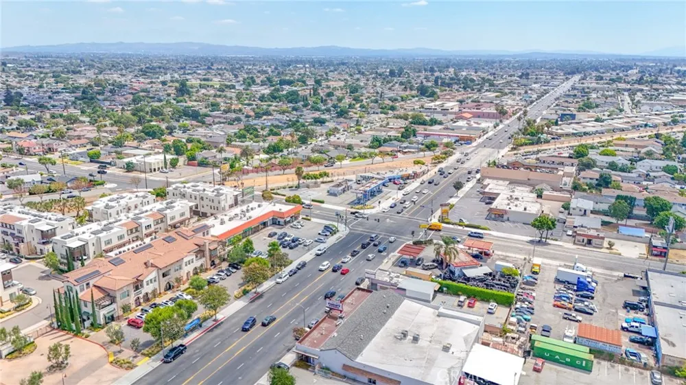 15927 Santa Ana Avenue #3 Bellflower, CA 90706