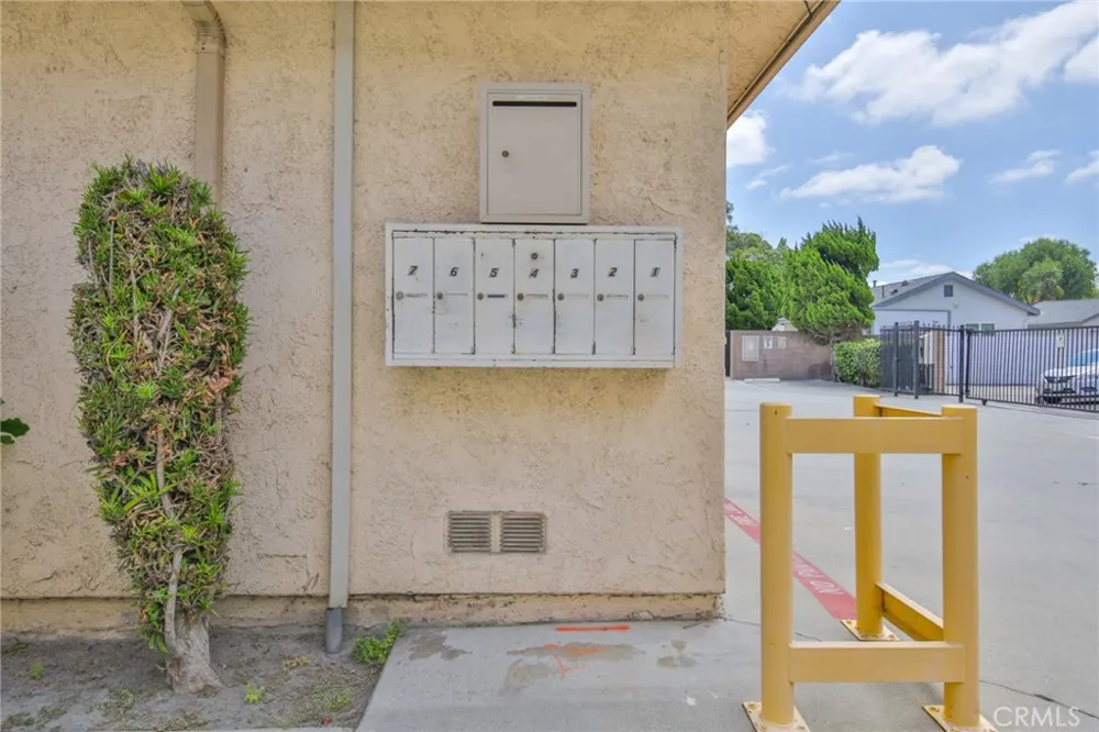 15927 Santa Ana Avenue #3 Bellflower, CA 90706