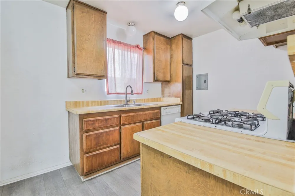 15927 Santa Ana Avenue #3 Bellflower, CA 90706