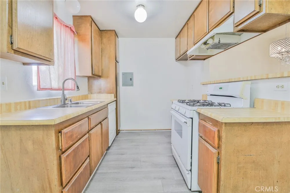 15927 Santa Ana Avenue #3 Bellflower, CA 90706
