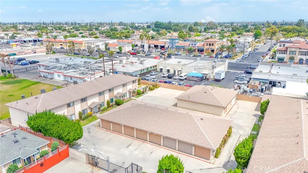 15927 Santa Ana Avenue #3 Bellflower, CA 90706