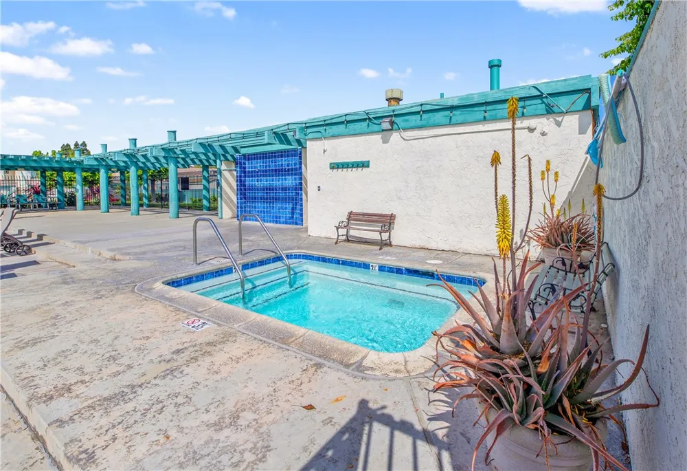 6823 Danvers Garden Grove, CA 92845