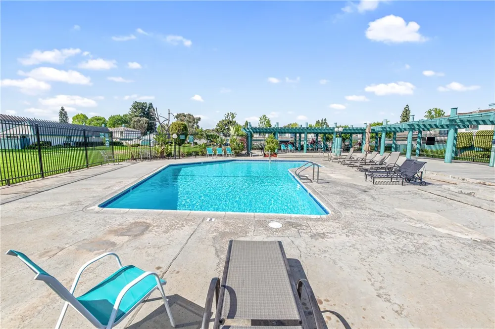6823 Danvers Garden Grove, CA 92845