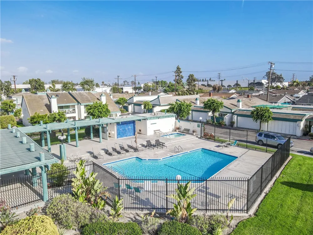 6823 Danvers Garden Grove, CA 92845