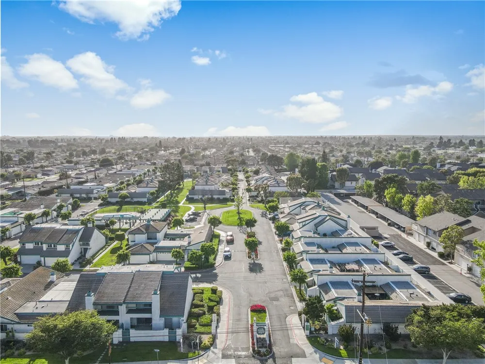 6823 Danvers Garden Grove, CA 92845