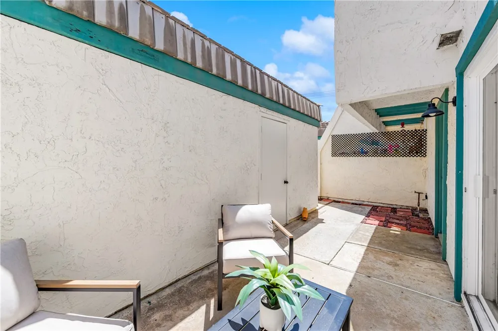 6823 Danvers Garden Grove, CA 92845