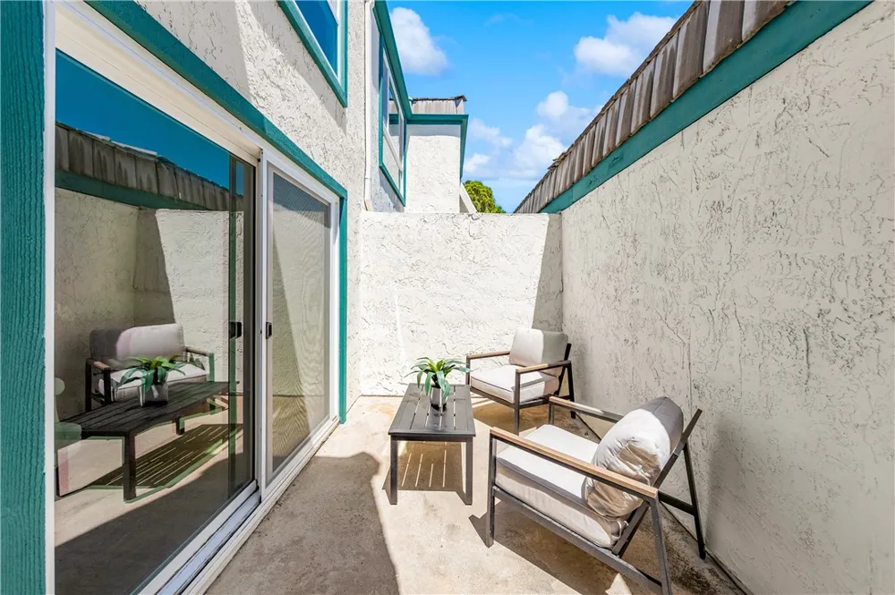 6823 Danvers Garden Grove, CA 92845