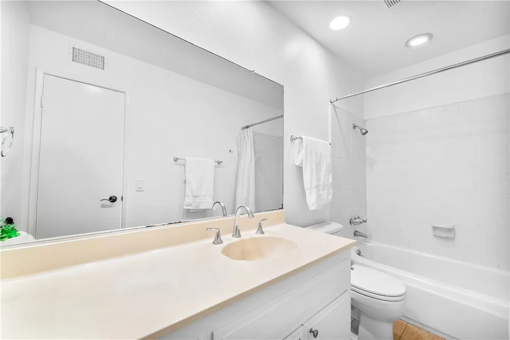 6823 Danvers Garden Grove, CA 92845