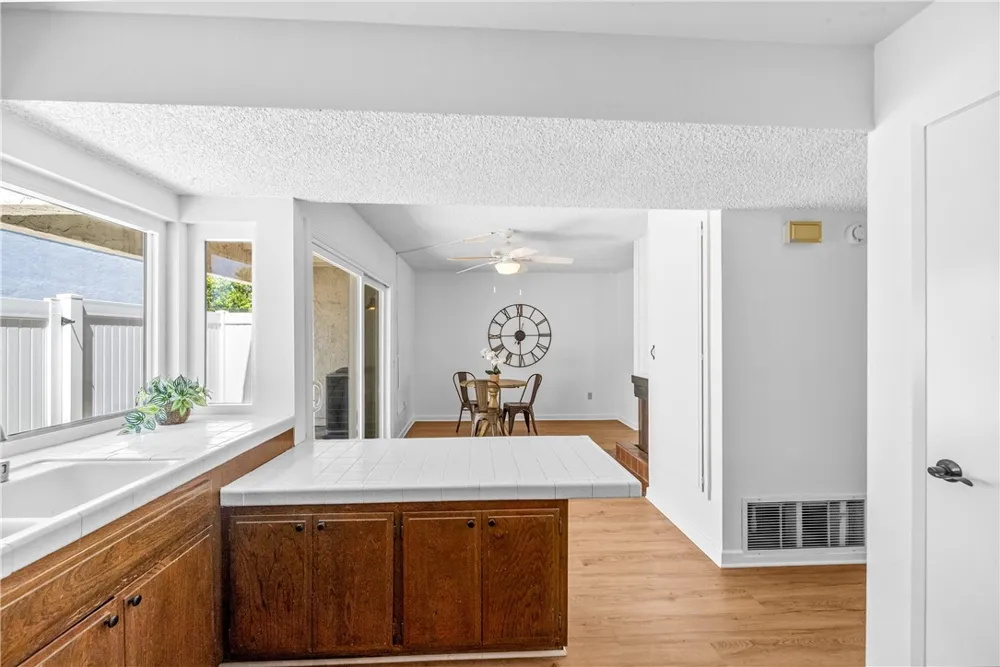 6823 Danvers Garden Grove, CA 92845