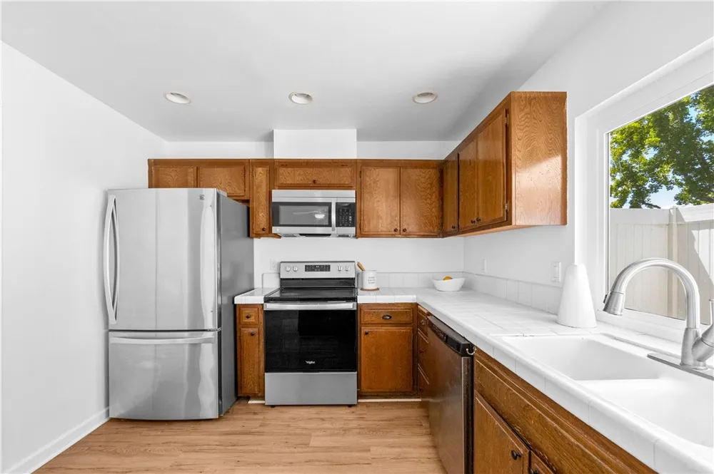 6823 Danvers Garden Grove, CA 92845