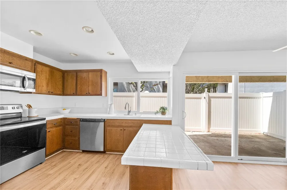 6823 Danvers Garden Grove, CA 92845