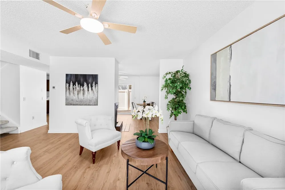 6823 Danvers Garden Grove, CA 92845