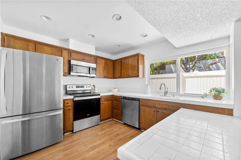 6823 Danvers Garden Grove, CA 92845