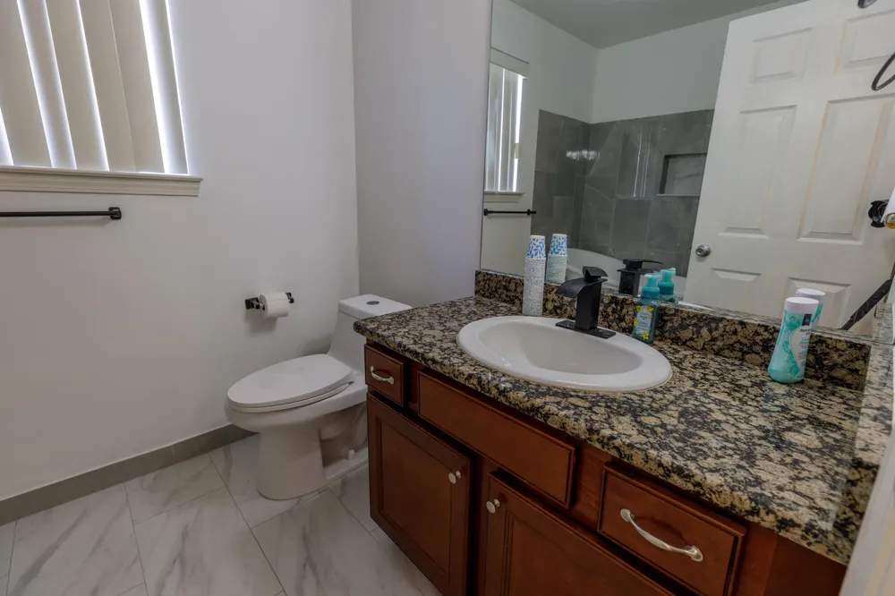 11355 Woods Drive Utica, MI 48317