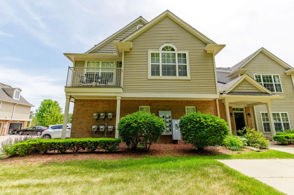 11355 Woods Drive Utica, MI 48317