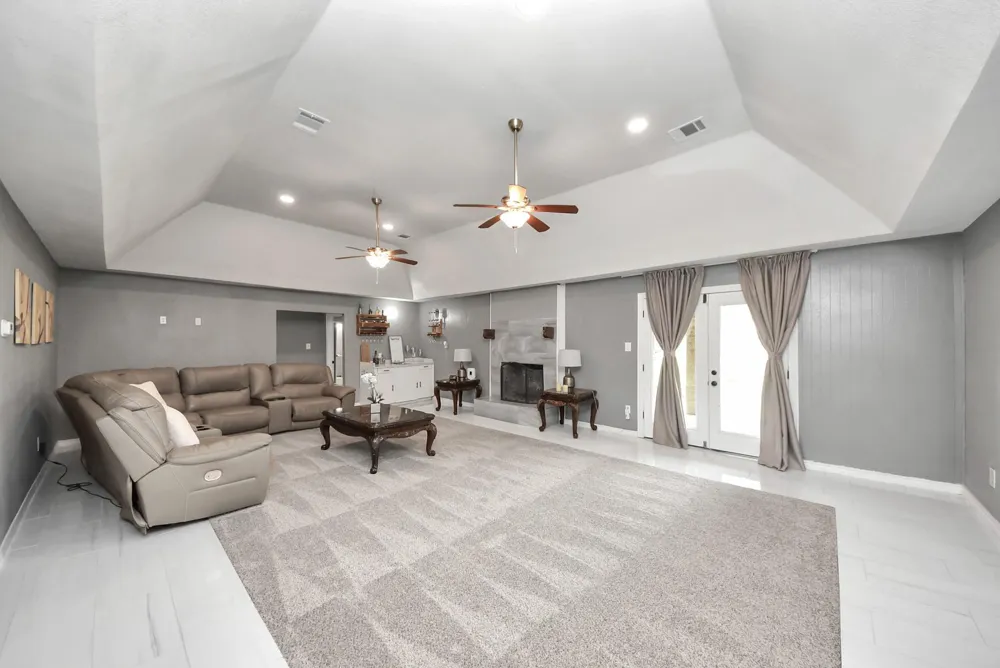 5241 County Road 819 Brazoria, TX 77422