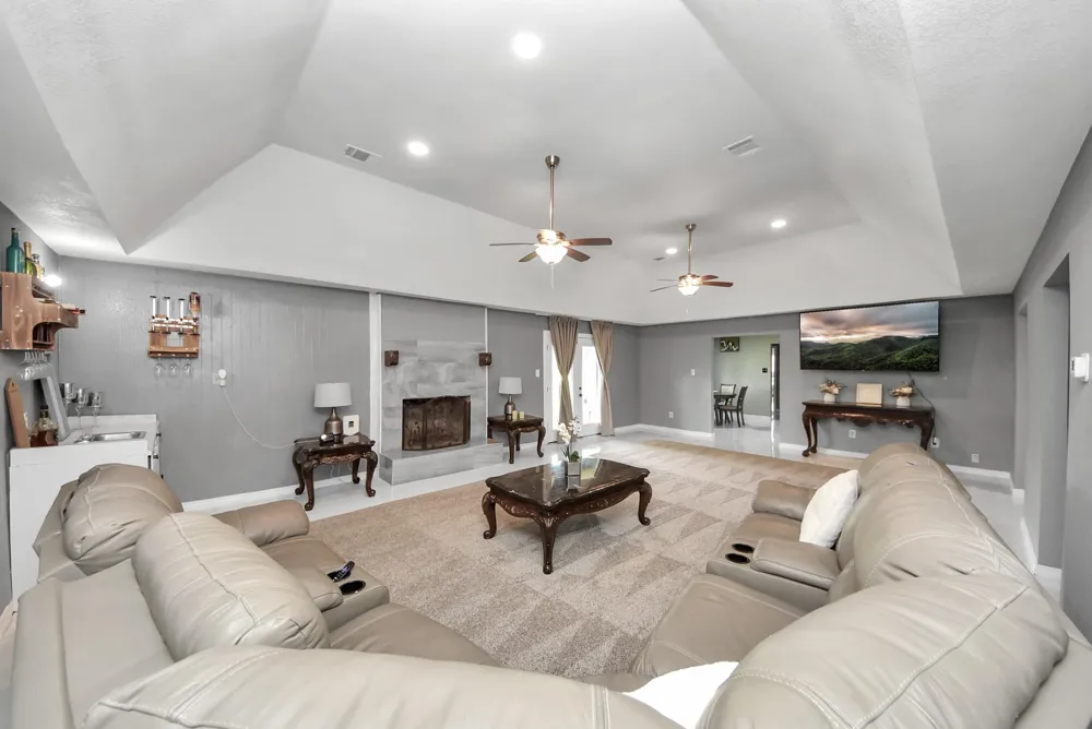 5241 County Road 819 Brazoria, TX 77422
