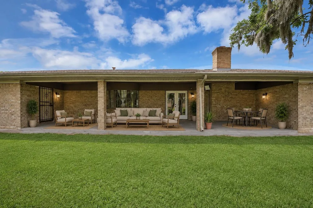 5241 County Road 819 Brazoria, TX 77422