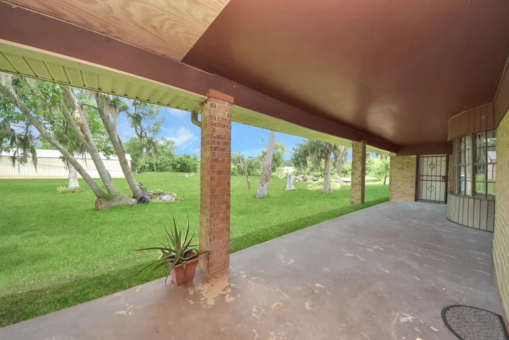 5241 County Road 819 Brazoria, TX 77422