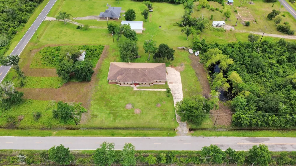 5241 County Road 819 Brazoria, TX 77422
