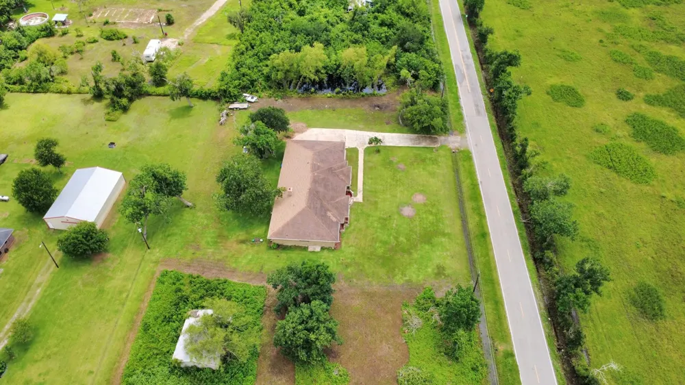 5241 County Road 819 Brazoria, TX 77422