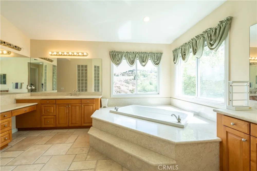 17405 S Vinwood Lane S Yorba Linda, CA 92886