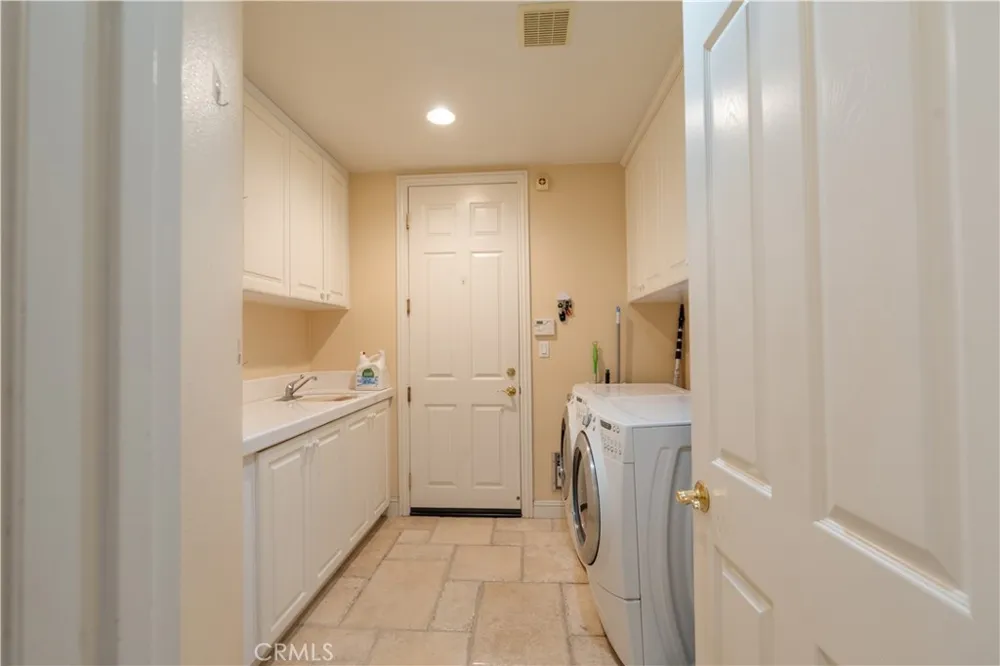 17405 S Vinwood Lane S Yorba Linda, CA 92886